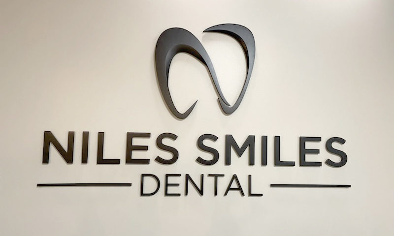 Niles Smiles Raised Wall Graphics