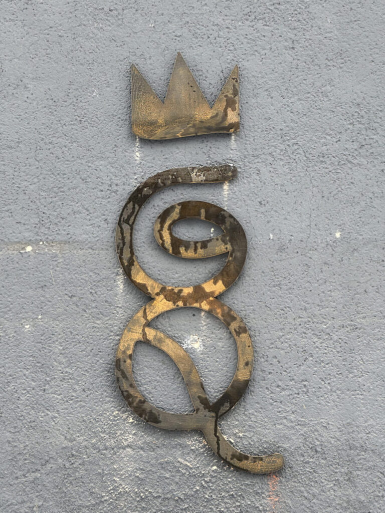 Grass Queen Sign